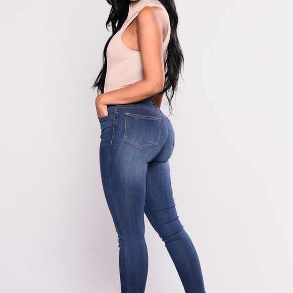 Fashion Nova Ezra Jeans size 3 (very stretchy) - Picture 2 of 4